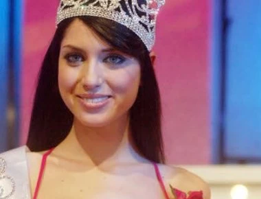 Λένα Παπαρρηγοπούλου: Αυτή είναι η Σταρ Ελλάς που «εισέβαλε» στο επιτελείο του υφυπουργού Εξωτερικών (φωτο)